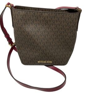 Michael Kors Kimberly Small Bucket Crossbody Purse Brown Merlot Strap‎ Magnetic